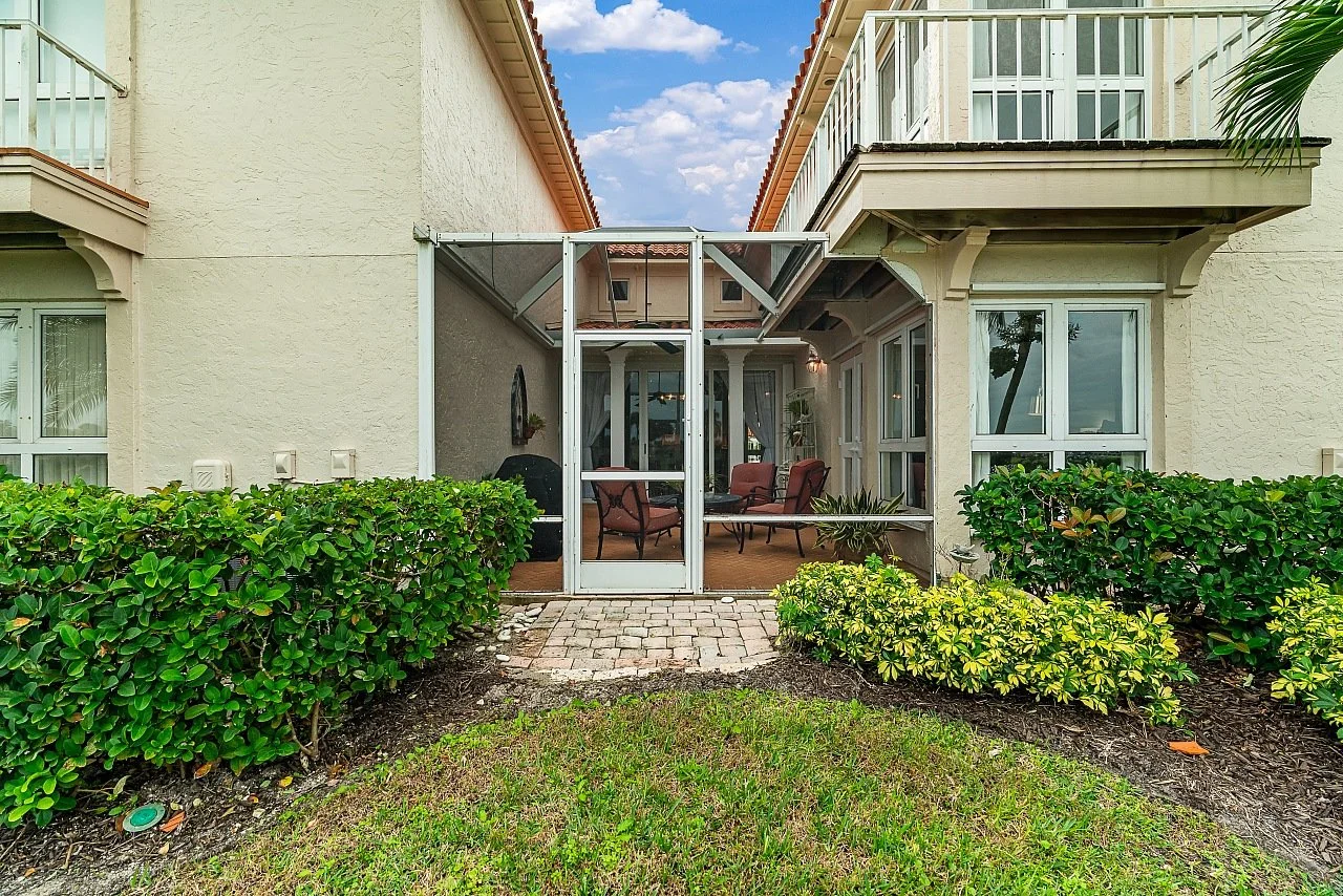 1432 St Davids Ln β photograph 13 of 33